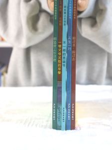 FORMINDS【🇲🇾现货】精装正版【鳄鱼爱上长颈鹿 一顿又惊又险的早餐 天生一对 不一样的圣诞节 搬过来搬过去 世界上最好的礼物】幼儿童早教启蒙阅读 麦田精选大师系列 绘本 图画书 故事书 儿童书 Children Book Picture Book Story Book