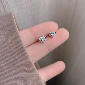 Dainty Heart-Shaped Crystal Stud Earring For Women S925 Silver Needle Minimalist Piercing Jewellery