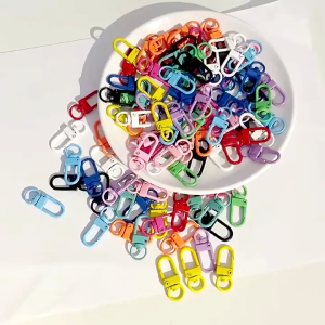 10pcs/pkt 13mm*33mm Zinc Alloy 3Points Small Door Buckle DIY Keychain Pendant Colored Keychain Accessories