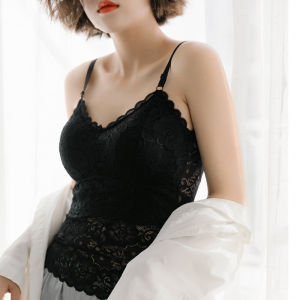 เสื้อชั้นในแบบเสื้อกล้ามสายเดี่ยวลูกไม้คอวีแบบปรับได้พร้อมฟองน้ำเสริมทรวงอกสำหรับผู้หญิงเสื้อเกาะอกเกาะอกไซส์ใหญ่ใส่ด้านในเสื้อตัวในเซ็กซี่