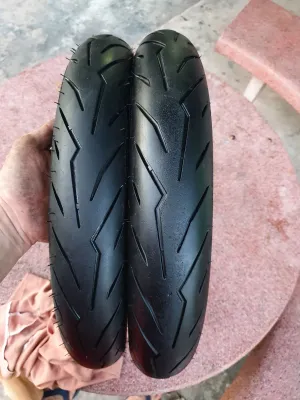 Lốp Pirelli rosso sport . 80/90-14 90/80-14 100/80-14. gắn các loại xe tay ga. gai sấm sét cực đẹp.củ tháo xe
