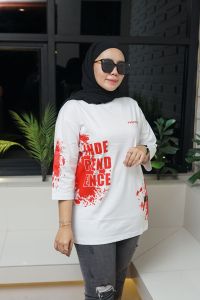 Kaos Wanita Merah Atasan Wanita Oversize Baju Edisi Agustus