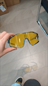 【GIAUSA】night Vision Lenses Reduce Harsh Glare From Car Headlights At Night Anti Glare Anti UV Photochromic Safe Driving Day and Night Motorcycle Sunglasses Bike Eyeglasses S1336