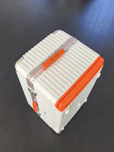 New Wide Aluminum Frame Luggage Bag 28 Inch All Direction Wheels Travel Suitcase for Men And Women Durable And Robust