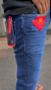 MC HUGO Celana Panjang Jeans Pria Dewasa Standart Reguler Terbaru 2025