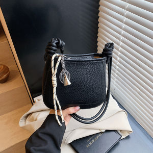 Fall Winter Yellow Saddle Bag Womens New 2025 Luxury Small Design High-End Feelings Crossbody Bag Fashionable Neutral Style