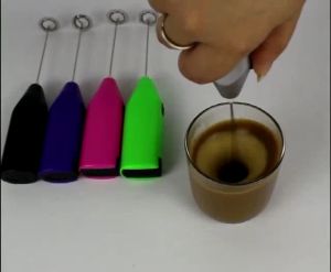 Milk Drink Coffee Whisk Mixer Electric Egg Beater Frother Foamed Mini Handle Stirrer Practical Kitchen Cooking Tool(random color