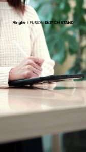 Ringke Fusion Sketch Stand สำหรับ [iPad Air 11 นิ้ว M3 M2 / iPad Air 4th 5th] เคสป้องกันแรงกระแทกโปร่งใส พร้อมปากกาจับปากกาและ Kickstand
