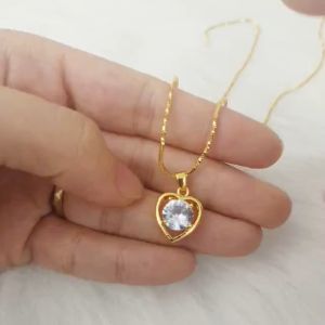 Dây Chuyền Vòng Cổ Nữ Dạng Mì Xoắn Mặt Trái Tim Đính Đá Thiết Kế Cao Cấp B21M15V1