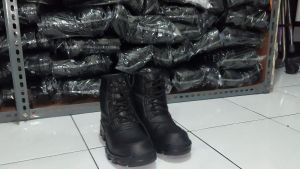 COD Sepatu Safety Pria Zipper Resleting Sepatu Boots Selop Safety Kulit Ujung Besi Sepatu Low/Semi Boots Pria Cowok Laki-Laki Boot Savety But Sepeti Septi Buts Sevti Bot Septy Bots Sefty  Proyek Kerja Lapangan Boots Morisey Black