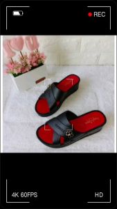 Shop24 รองเท้าแตะส้นตึกสีพื้น รูปแบบ 2 สี ส้นหนา 2 นิ้ว