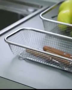 Rổ lưới vuông bằng inox đựng rau củ quả đựng dụng cụ bền sáng đẹp kích thước 30cmx22cmx7cm