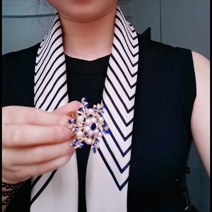 Khuy Cài Khăn Lụa Loại 3 Chấu Tạo Kiểu Thắt Nơ Sang Trọng Phụ Kiện Nút Cài Khăn Bandana Đính Đá Cao Cấp