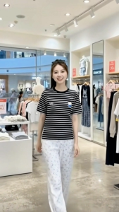 Áo Thun Kẻ Ngang Hello Kitty cộc tay phù hợp 4 mùa