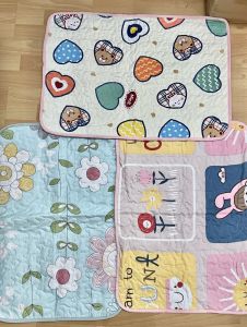 ผ้ารองที่นอนเด็ก ผ้ารอง ผ้ารองกันเปื้อน ผ้ารองเปลี่ยนผ้าอ้อมเด็ก ใช้เป็นผ้าปูที่นอนสำหรับสัตว์เลี้ยง เช่น สุนัขและแมว ภายในกรงสัตว์เลี้ยง หรือเป็นที่นอนสำหรับสุนัขหรือแมว - คลังสินค้ากรุงเทพ