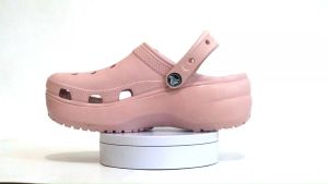 Sandal Wanita Crocss Platform Clog: Pilihan Terbaik untuk Musim Panas