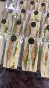 50PCS PLASTIC TRAY CLEAR (SW-1) FOR SANDWICH WITH LOCK / BEKAS SANDWICH TIGA SEGI / TRIANGLE SANDWICH BOX