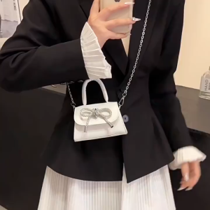 ZEFAN ตกแต่งโบว์กระเป๋ามือขนาดเล็กกระเป๋าสตรีออกแบบที่ไม่ซ้ำกันแฟชั่นและหลากหลายกระเป๋า crossbody โซ่ถุงไหล่