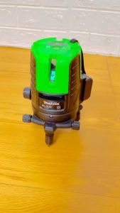 máy cân mực cân bằng 5 tia xanh laser makita