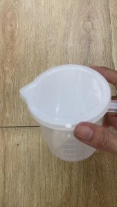 Ca đong định lượng Ca đong nhựa 500ml Có nắp