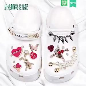 Jibbitz charm Shoe Buckle Hole Shoe Accessories Bow Bear หัวเข็มขัดตกแต่งการ์ตูน