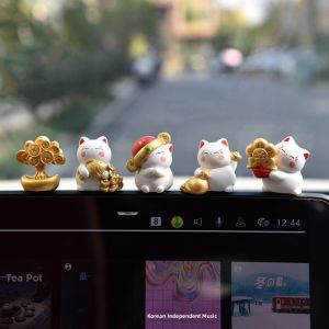 Lucky Cat Car and Desktop Ornament