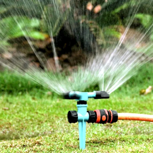 360° Rotating Lawn Sprinkler Professional Garden Irrigation System with Adjustable Spray Water-Saving & Heavy Duty Plastic Base