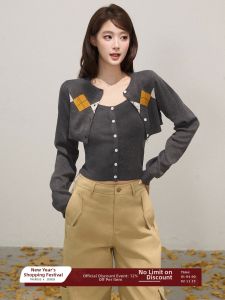 THROUS | Bộ Áo Blouse Tàu Dài Tay In Caro và Áo Len Không Tay