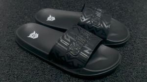 Calister - Sandal Pria Full Black Evolution Font