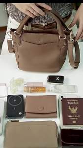 Charin Bag - Mini Honey Tote หิ้วน่ารัก สะพายคล่อง บรรจุภัณฑ์ทรง กะทัดรัด หนังวัวนุ่ม ขายดีมาก