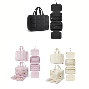 กระเป๋าเครื่องสำอางและกระเป๋าเก็บเครื่องประดับสำหรับผู้หญิงแบบแขวนได้ พับเก็บได้ ขนาดใหญ่ ความจุเยอะ 1 ชิ้น ผลิตจากผ้าควิลท์ สะดวกสำหรับการเดินทาง ใช้จัดเก็บและจัดระเบียบเครื่องสำอาง อุปกรณ์อาบน้ำ เครื่องประดับ ต่างหู สร้อยคอ กำไล ฯลฯ ของขวัญที่ต้องมีส...