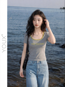 YOUXIANG | Áo Thun Croptop Dáng Ngắn Cổ Vuông