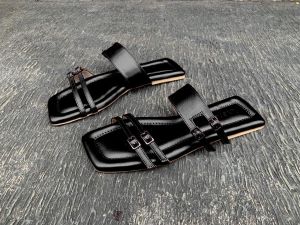 Sandal Flat Wanita Terbaru Sandal Iuvenes / Sandal Kekinian / Sandal Flat / Sandal Premium / Sandal Cantik / Sandal Murah / Sandal Wanita / Bisa COD