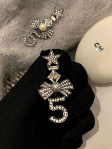 Stylish -style Pearl and Zircon Star Brooch