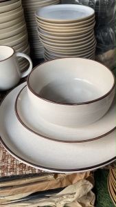 จานสเต็กจานแบ่งชามสลัดถ้วยซุปสีครีมขอบนำ้ตาล