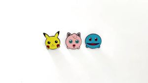 Bandai | Anime Trâm Cài Giả Mạo Pikachu Jigglypuff Men Pin Huy Hiệu Kim Loại Sáng Tạo Hoạt Hình Trang Sức Cho Quần Áo Ba Lô Phụ Kiện Quà Tặng Cho Người Lớn