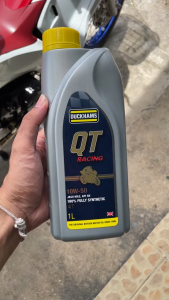 1แถม1 lotใหม่2024 #มีกลิ่นหอม DUCKHAMS QT Racing 10W-50 10W-40 ขนาด1L น้ำมันเครื่องสังเคราะห์แท้ 100%