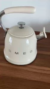 SMEG WHISTLING KETTLE Kitchen Appliances Stainless Steel Electric Kettle Coffee Kettle (2.3L) Teh panas listrik teko kopi