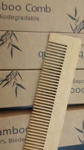 สินค้าพร้อมส่ง พิกัด กรุงเทพฯหวีไม้ไผ่ หวีไม้bamboo comb แท้100% หวีพกพา หวีโรงแรมรีสอร์ท หวีเกรดใช้ซ้ำได้ แข็งแรงทนทาน หวีพร้อมกล่องกระดาษ หรูหรา