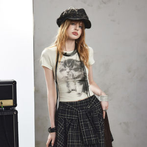 Unifree | Cute Cat Print Versatile Round Neck Straight Shoulder American Fitted T-Shirt