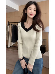 YUEZHONGWEI | Color Block V-neck Knitted Sweater Slim Fit