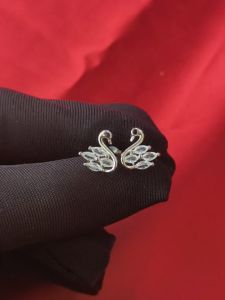 Selamat Datang di Diamcity Jewelry Flagship Store: Anting Moissanite Swan Hadiah Hari Valentine