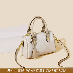 2025 New Fashion Versatile Womens Bag Simple Shoulder Crossbody Bag Soft Texture Zipper Handbag Pillow Shape Ladies Purse