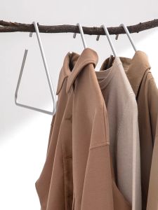 Space Aluminum Alloy Solid Clothes Hanger Luxury High End Triangle Hanger Metal Hanger for Wardrobe Specialized Hanging Clothes Rack