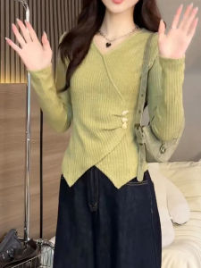 Elegant Green Asymmetrical V-Neck Long Sleeve T-Shirt Womens Autumn High-End Pure Desire Fashion Short Base Shirt