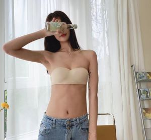 เสื้อในผู้หญิง บราเกาะอก ตะขอหลัง B004 ชุดชั้นใน ฟองน้ำในตัว สายถอดได้ เนื้อผ้า บางเบา ใส่สบาย