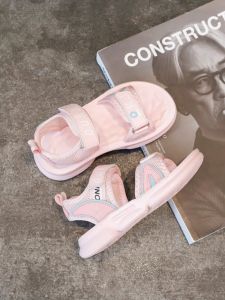 รองเท้าแตะกันลื่นสำหรับเด็กผู้หญิง รองเท้าชายหาดสำหรับเด็กผู้ชาย รองเท้าแตะแบบสวมสำหรับเด็กวัยกลางคนและโต รองเท้าเจ้าหญิงสไตล์เกาหลี