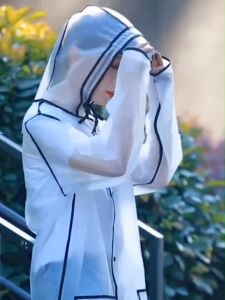 เสื้อกันฝนแบบทันสมัย สีเหลือ สำหรับการน้ำมันและมีความงามมากขึ้น แบบใสอีว่า การฟื้นฟูดีดีไซน์