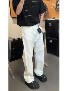 High-Endสีขาวผู้ชายDenimกางเกงยีนส์กลางเอวและHorn Cuff Flaredสไตล์สําหรับฤดูใบไม้ร่วงหินล้างความหนาปกติ