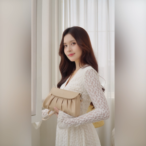 Bộ hộp quà YUUMY (Túi đeo chéo nữ YUUMY YN284 + Hộp quà YHQ2 + Túi giấy YTG2 + Túi rút BVR3838 + Thiệp cảm ơn YBT1)